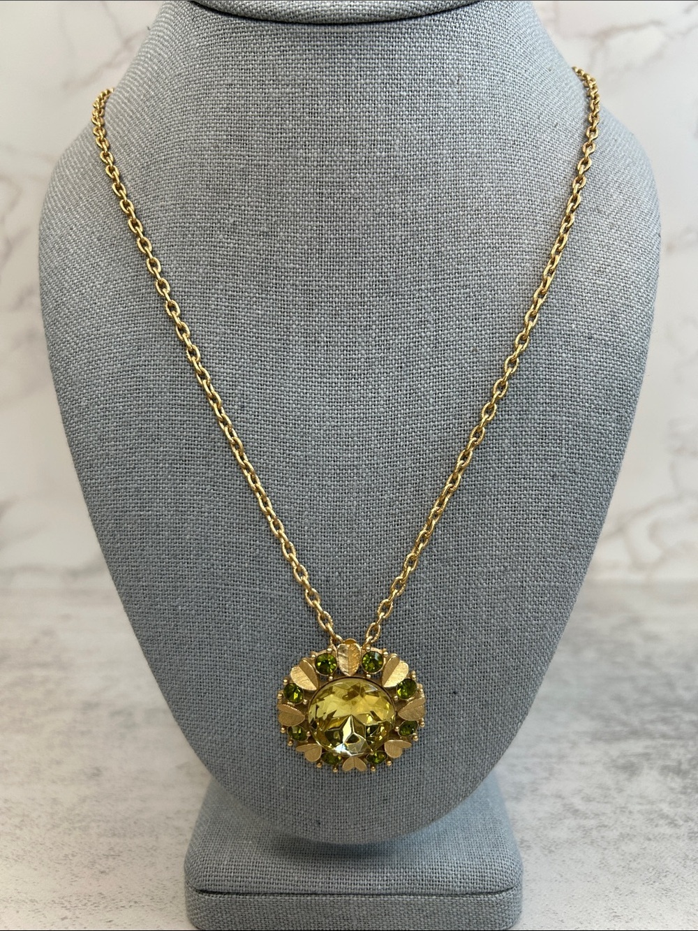Avon Vintage 1974 Gold-Tone Green Crystal Pendant Necklace